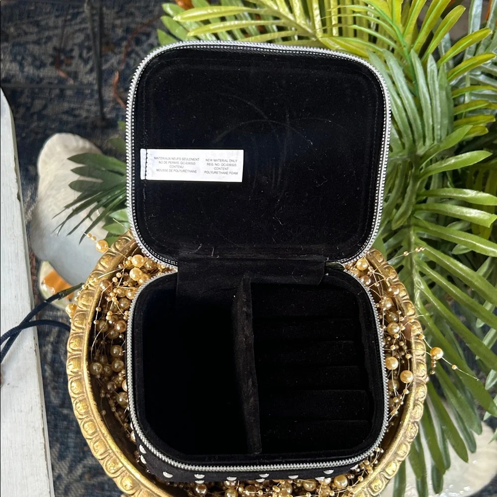 Pearl Studded Black Velvet Travel Jewelry Holder